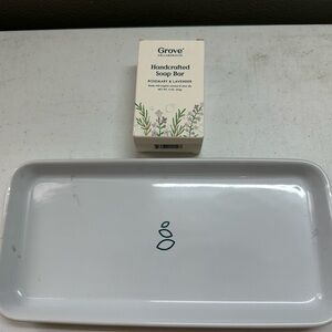 Grove Collaborative White Ceramic
Stoneware Tray & Soap
